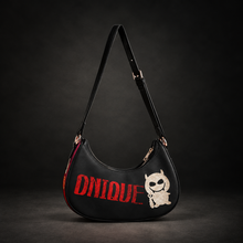 Cargar imagen en el visor de la galería, Half-moon Shaped Bag B