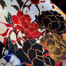 Cargar imagen en el visor de la galería, Samurai Shogun Crest Quick-Dry Hand Towel B