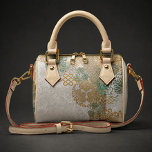 Carica l'immagine nel visualizzatore di Gallery, Vegan Leather Crossbody Handbag B